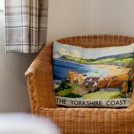 46 Fewster Way Cosy Townhouse In With Parking Fossdyke - Pass The Keys Feriehus York