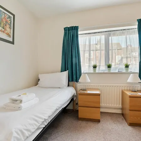 46 Fewster Way Cosy Townhouse In With Parking Fossdyke - Pass The Keys Feriehus