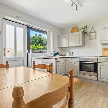 Holiday home 46 Fewster Way Cosy Townhouse In With Parking Fossdyke - Pass The Keys