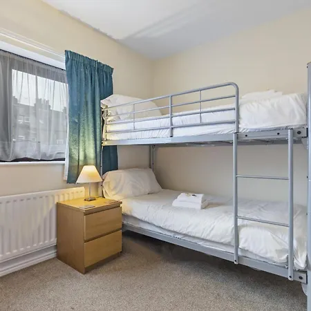 46 Fewster Way Cosy Townhouse In With Parking Fossdyke - Pass The Keys * York