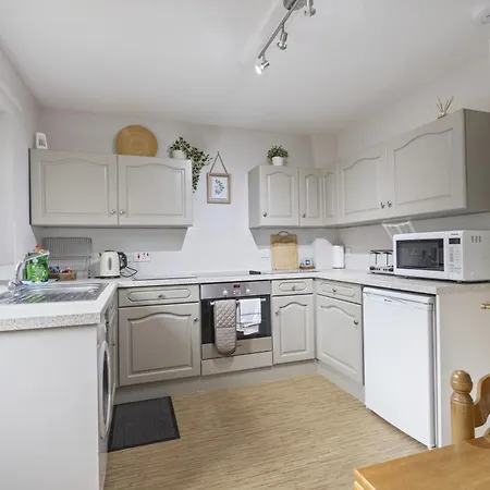 46 Fewster Way Cosy Townhouse In With Parking Fossdyke - Pass The Keys Feriehus