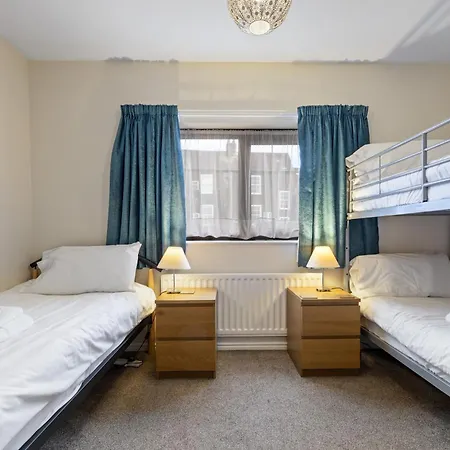 Feriehus 46 Fewster Way Cosy Townhouse In With Parking Fossdyke - Pass The Keys